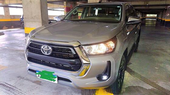 TOYOTA HILUX 2.8 D-4D TURBO DIESEL CD SRV 4X4 AUTOMÁTICO